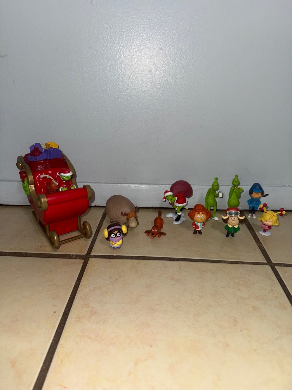 Dr. Seuss The Grinch Sleigh Time Toy & Toy Figures Lot Bundle